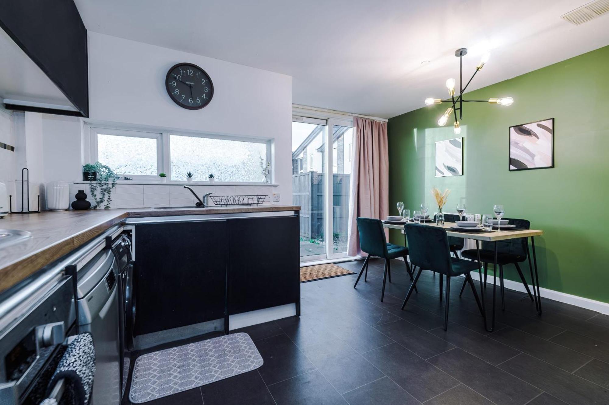 فيلا Rest&Recharge At A Spacious Townhouse By The Etihad مانشستر المظهر الخارجي الصورة
