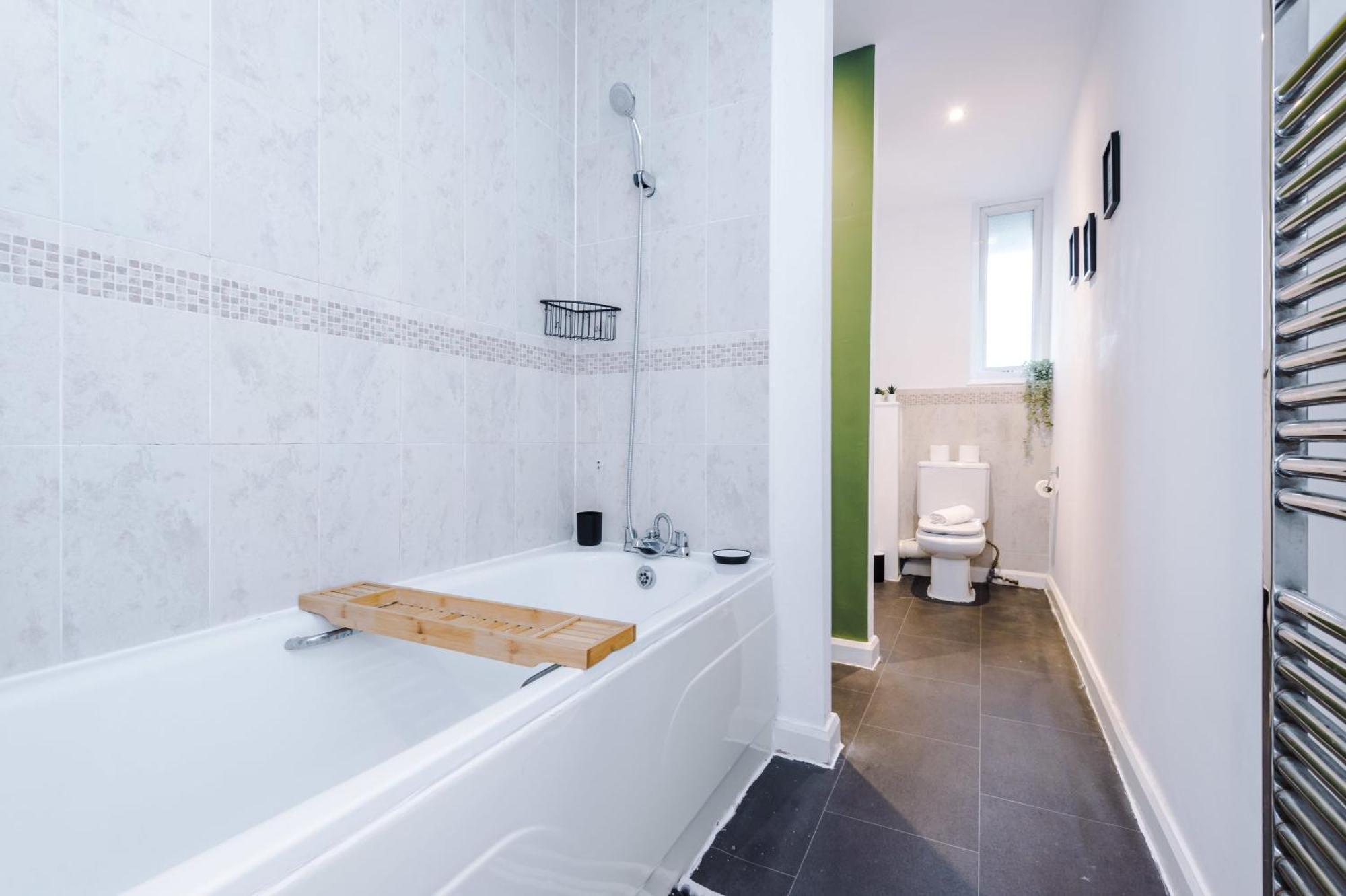 فيلا Rest&Recharge At A Spacious Townhouse By The Etihad مانشستر المظهر الخارجي الصورة